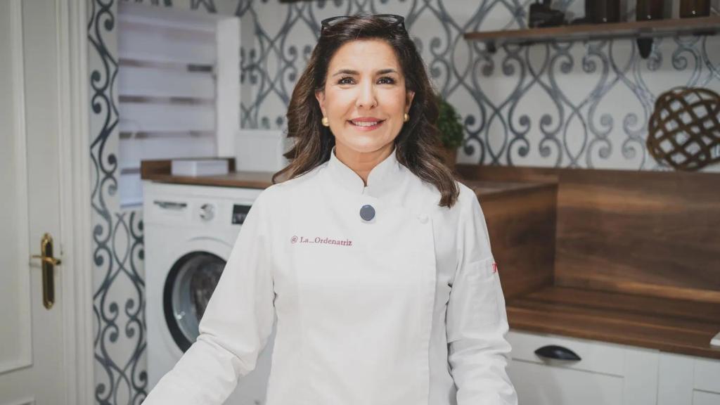 La creadora de contenido especializada en orden y limpieza posa tras una de las grabaciones para Magas.