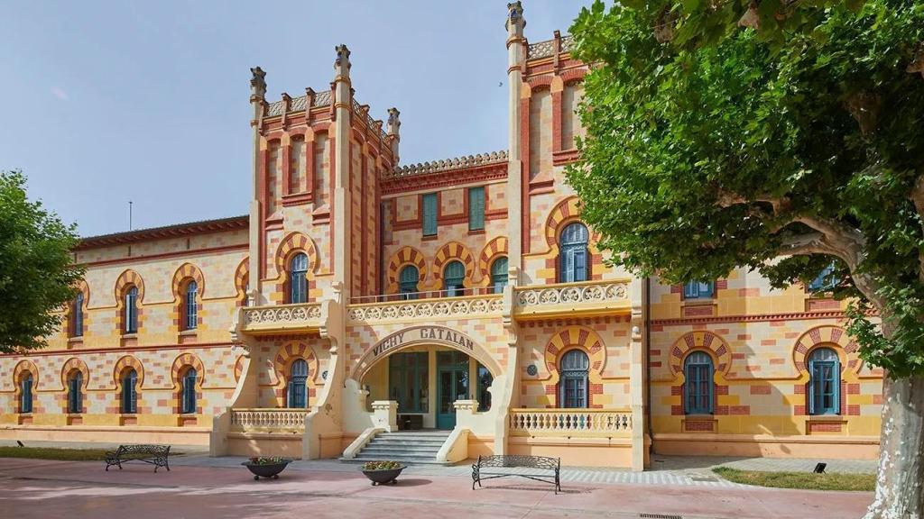 Fachada del Hotel Balneario Vichy Catalan.