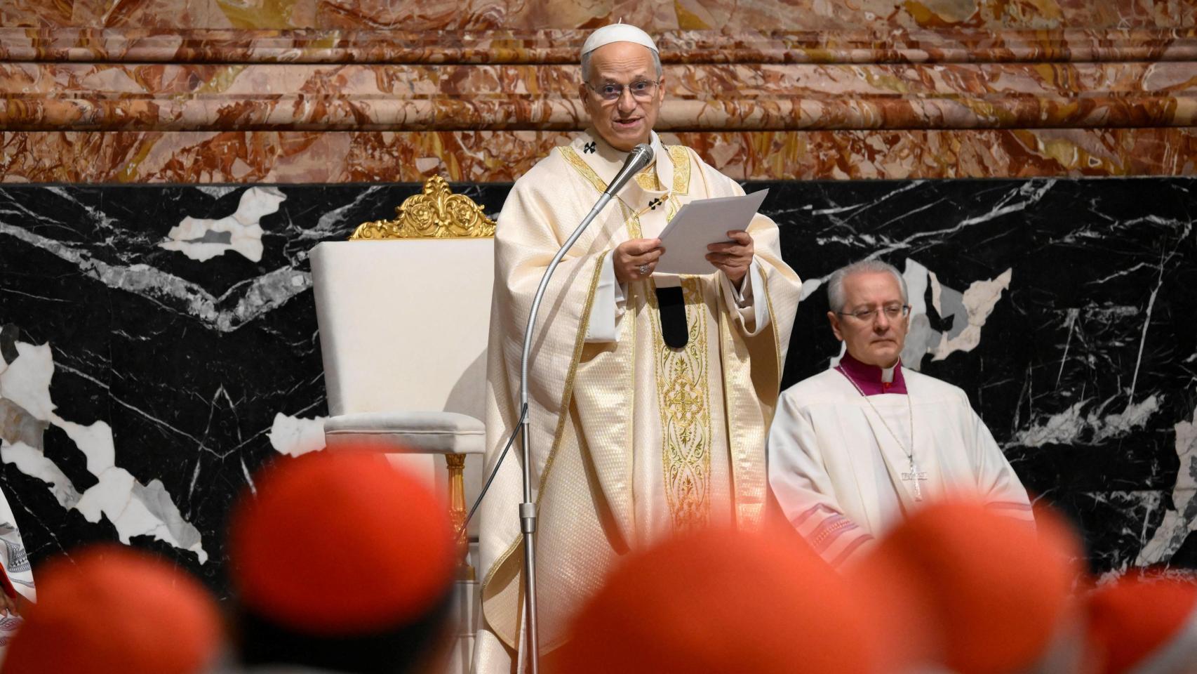 León XIV este jueves en el Vaticano en una reunión con los cardenales.