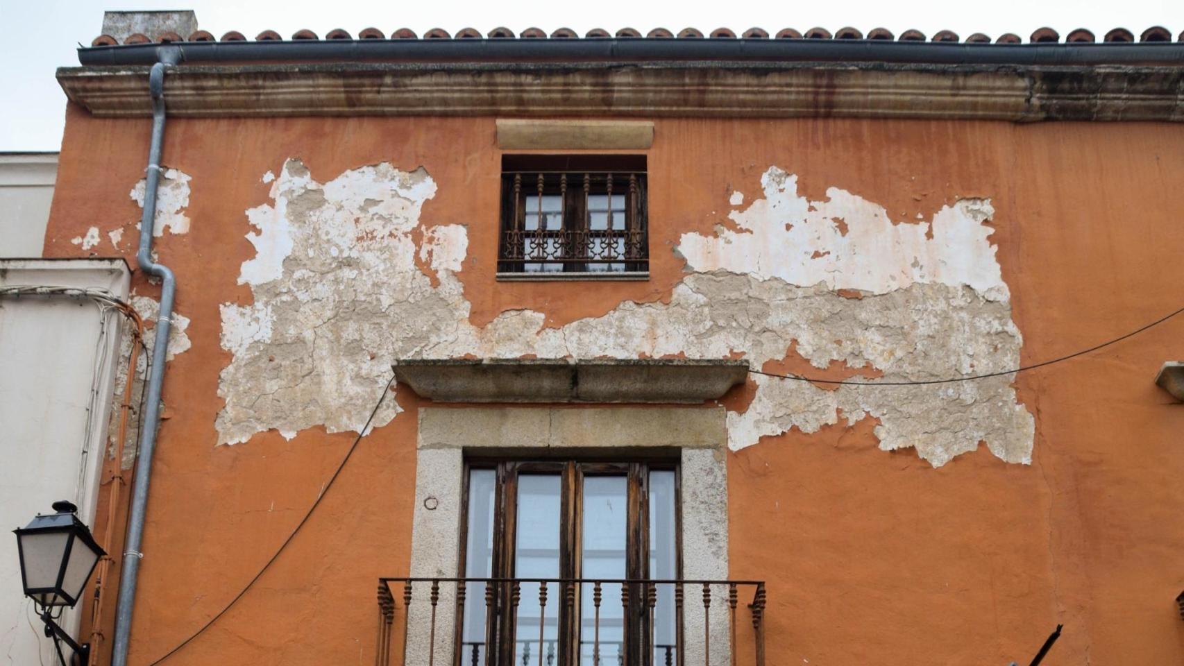 Una fachada en mal estado