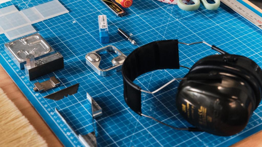 Detalle de mesa de trabajo de diseño de Nothing