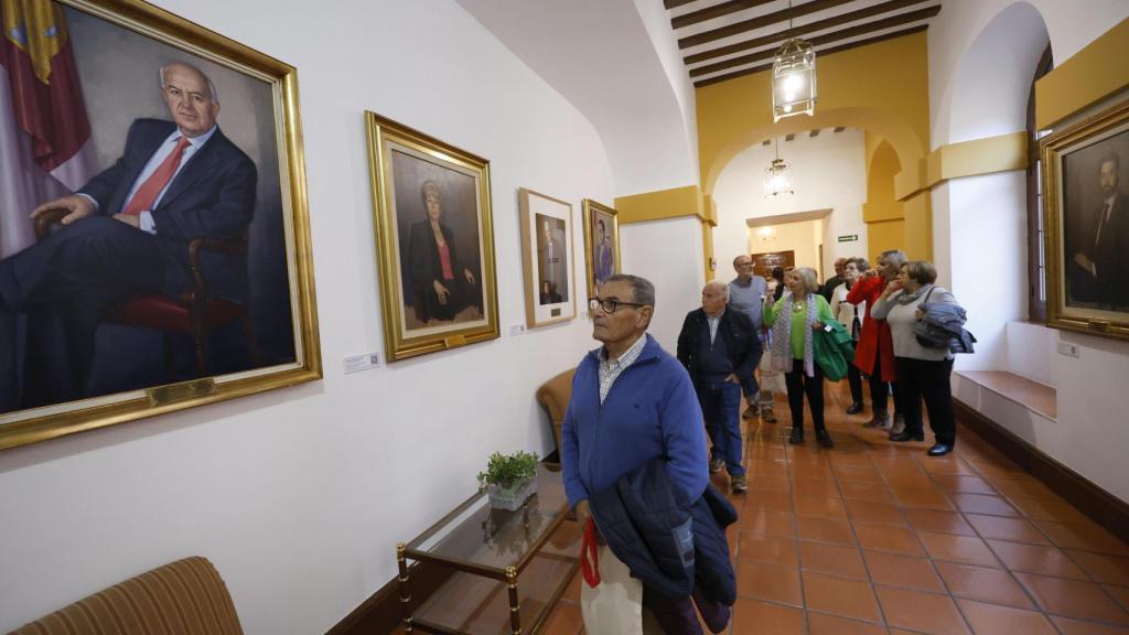 Visita en Las Cortes de Castilla-La Mancha.