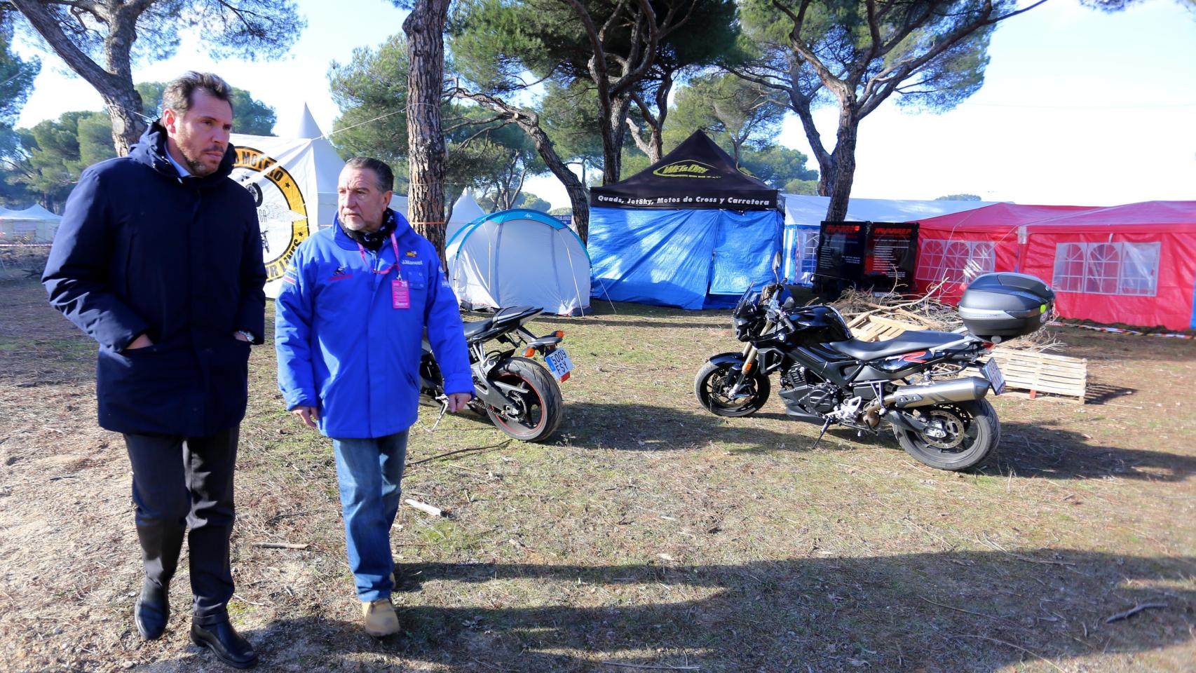 El ministro de Transportes y Movilidad Sostenible y exalcalde de Valladolid, Óscar Puente, y el director general de Pingüinos, José Manuel Navas, durante la concentración de 2019