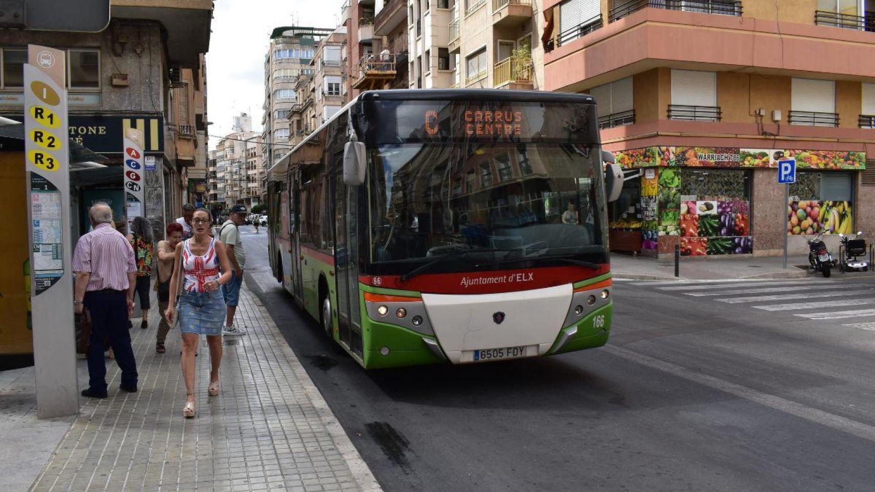 Un autobús urbano de Elche