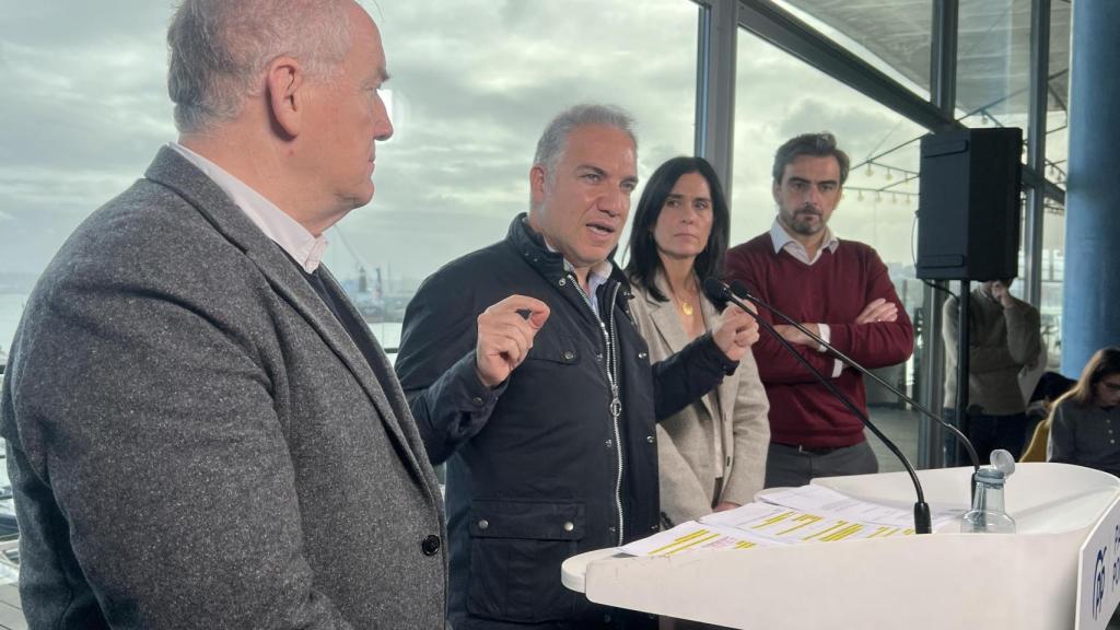 Miguel Lorenzo, Elias Bendodo, Paula Prado y Diego Calvo en la rueda de prensa.