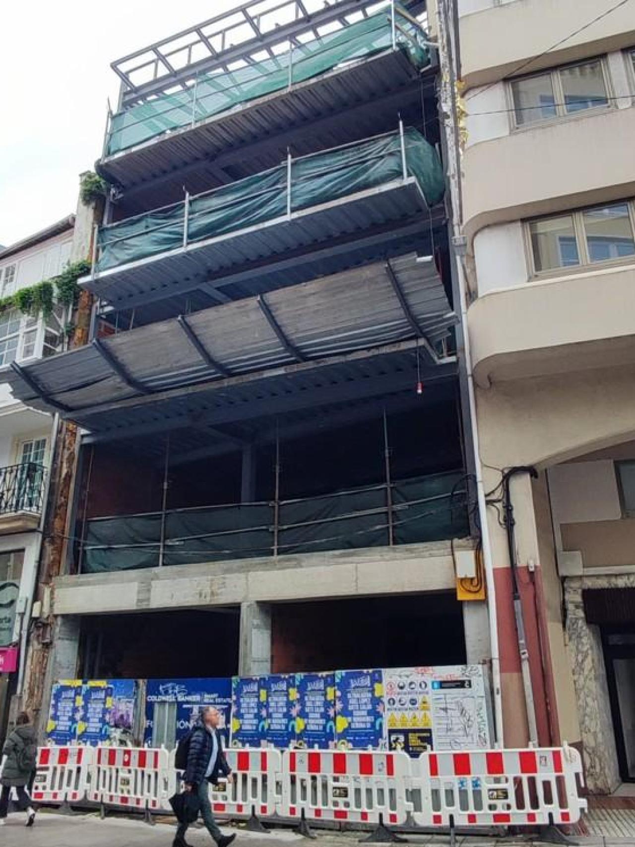 Obras de pisos de lujo en el edificio del número 4 de San Andrés.