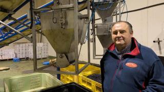 Gabriel Alcober, en la Almazara de Aceite de Valdeltormo (Teruel)