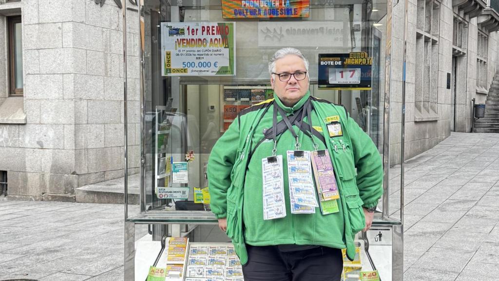 Ricardo Deogracias, uno de los vendedores que han repartido la suerte.
