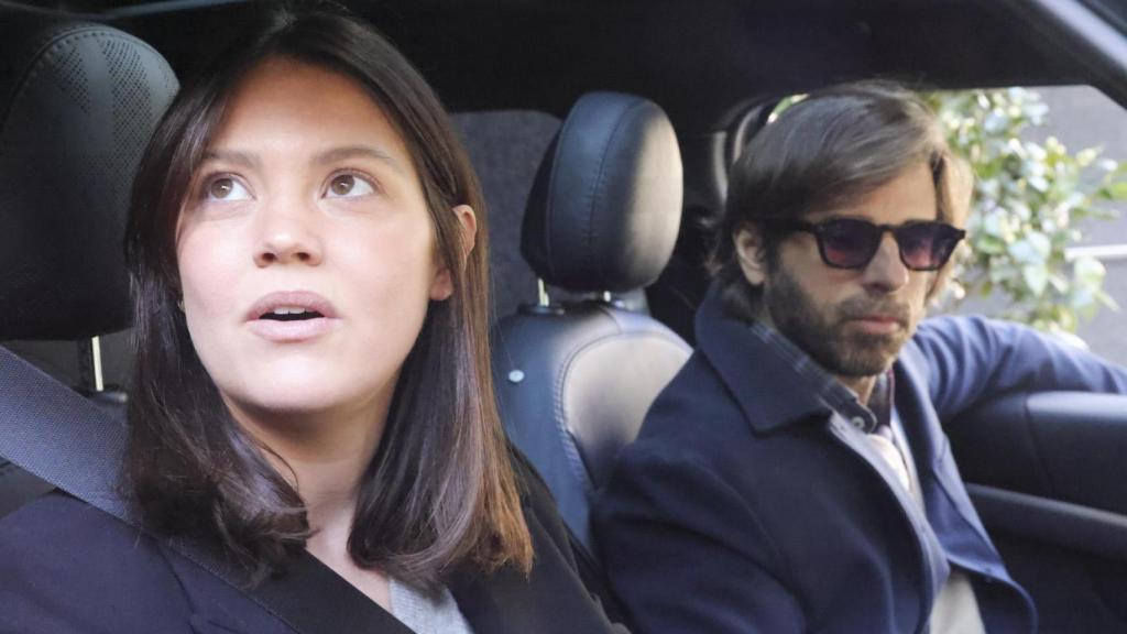 Isabelle Junot, acompañada de su marido, Álvaro Falcó, agradeció las muestras de cariño recibidas tras la muerte de su padre, Philippe Junot.