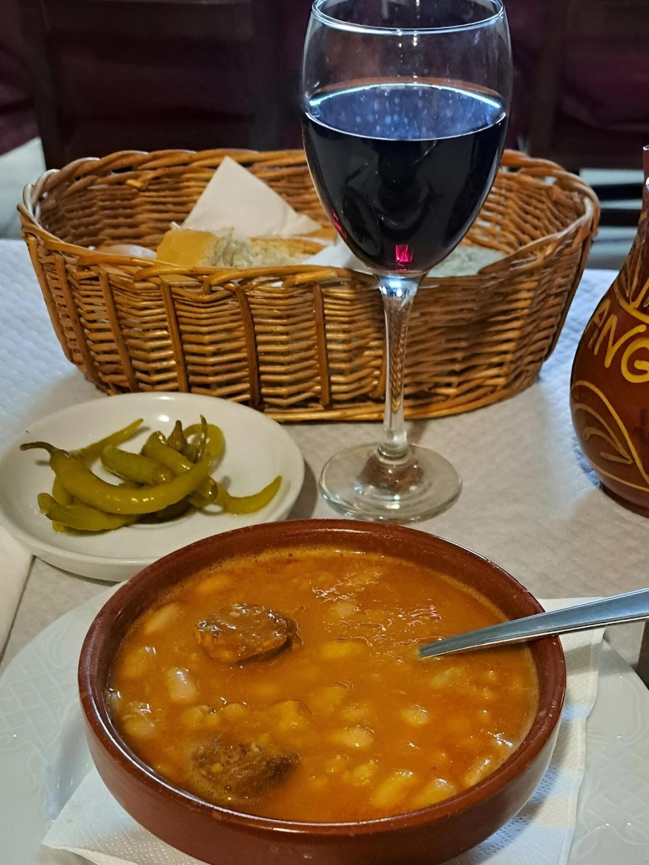 Un plato de cuchara de Mesón Ventorrillo.