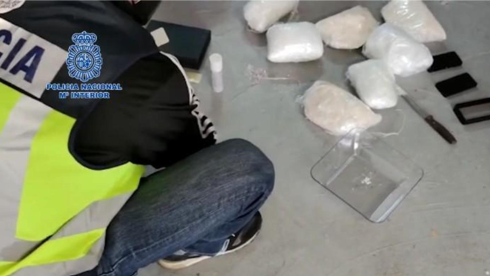 Parte de la mercancía incautada por la Policía Nacional durante la investigación.