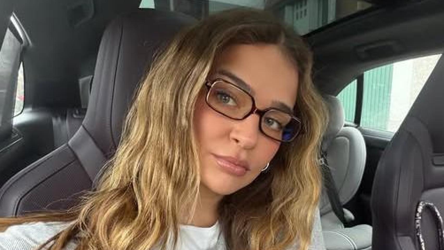 Laura Escanes con gafas de Mó.