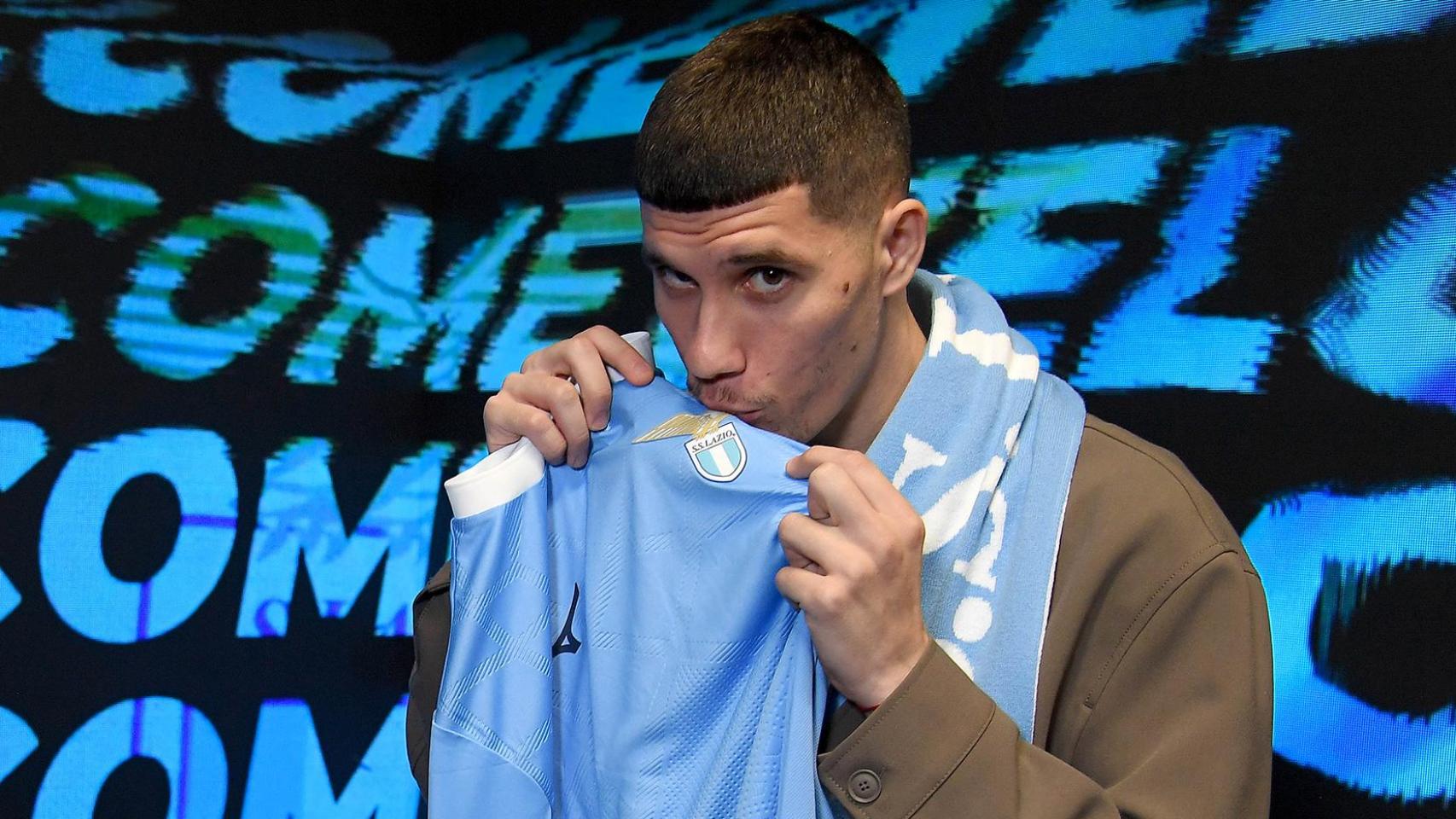 Petar Ratkov, nuevo jugador de la Lazio.