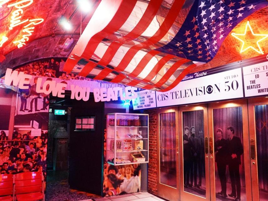 Interior del The Beatles Story.