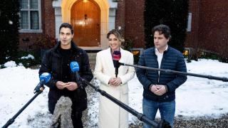 Вођа Д66 Роб Јетен, вођа ВВД Дилан Јесилгоз и вођа ЦДА Хенри Бонтенбал на имању Звалувенберг.