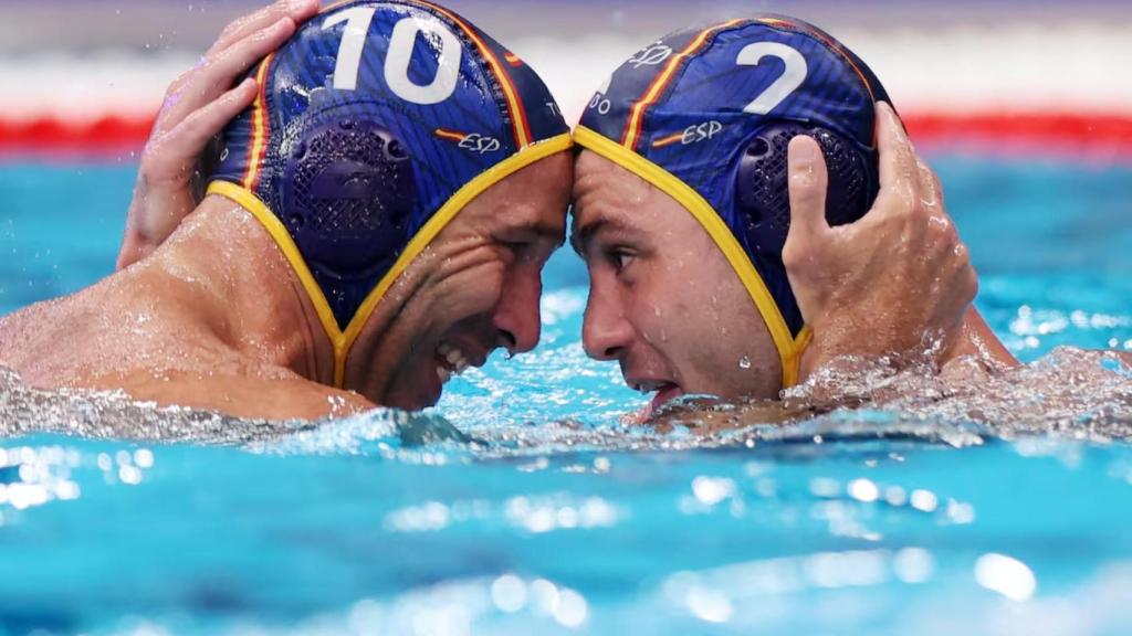 Felipe Perrone y Alberto Munárriz, celebrando en el Mundial de Singapur 2025