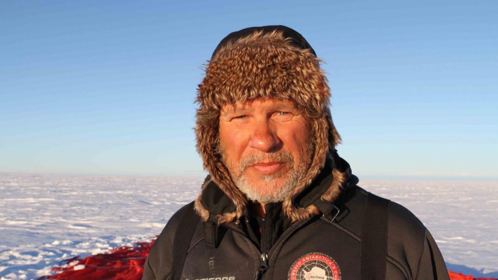 El explorador científico español Ramón Larramendi.