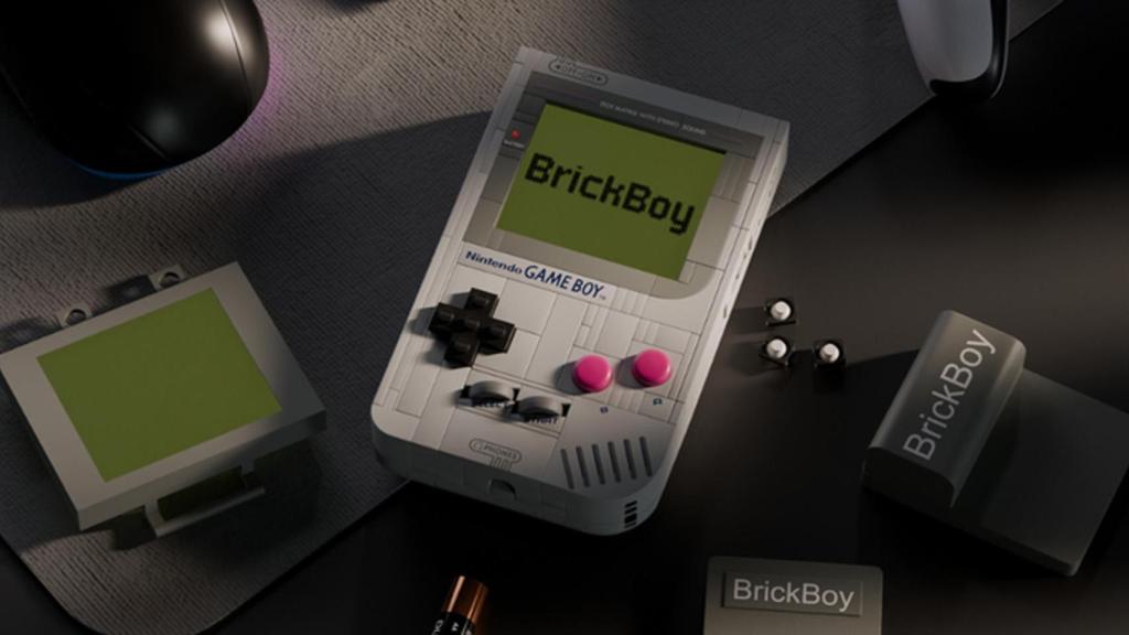 LEGO Game Boy con BrickBoy instalado.