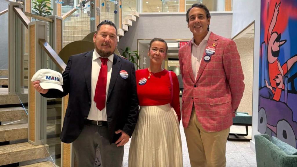 Jörgen Boassen junto a Thomas E. Dans, presidente de la U.S. Arctic Research Commission.