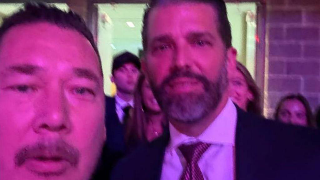 Jörgen Boassen junto a Trump Jr. en una visita a Groenlandia.