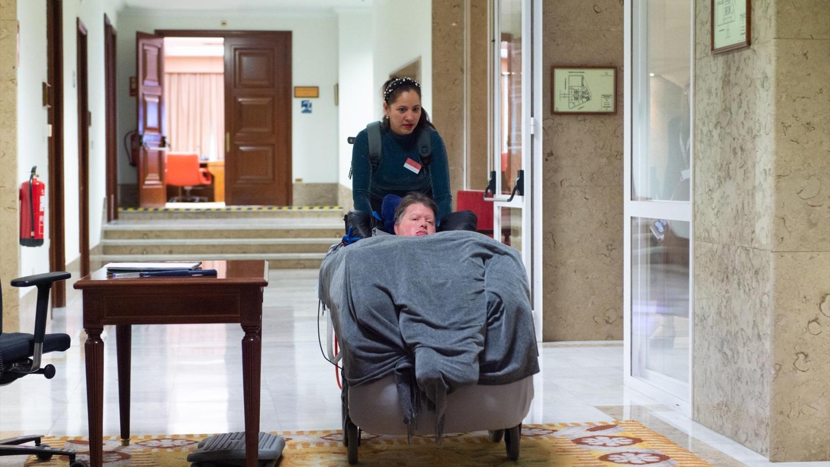 Pacientes con ELA en el Congreso de los Diputados.