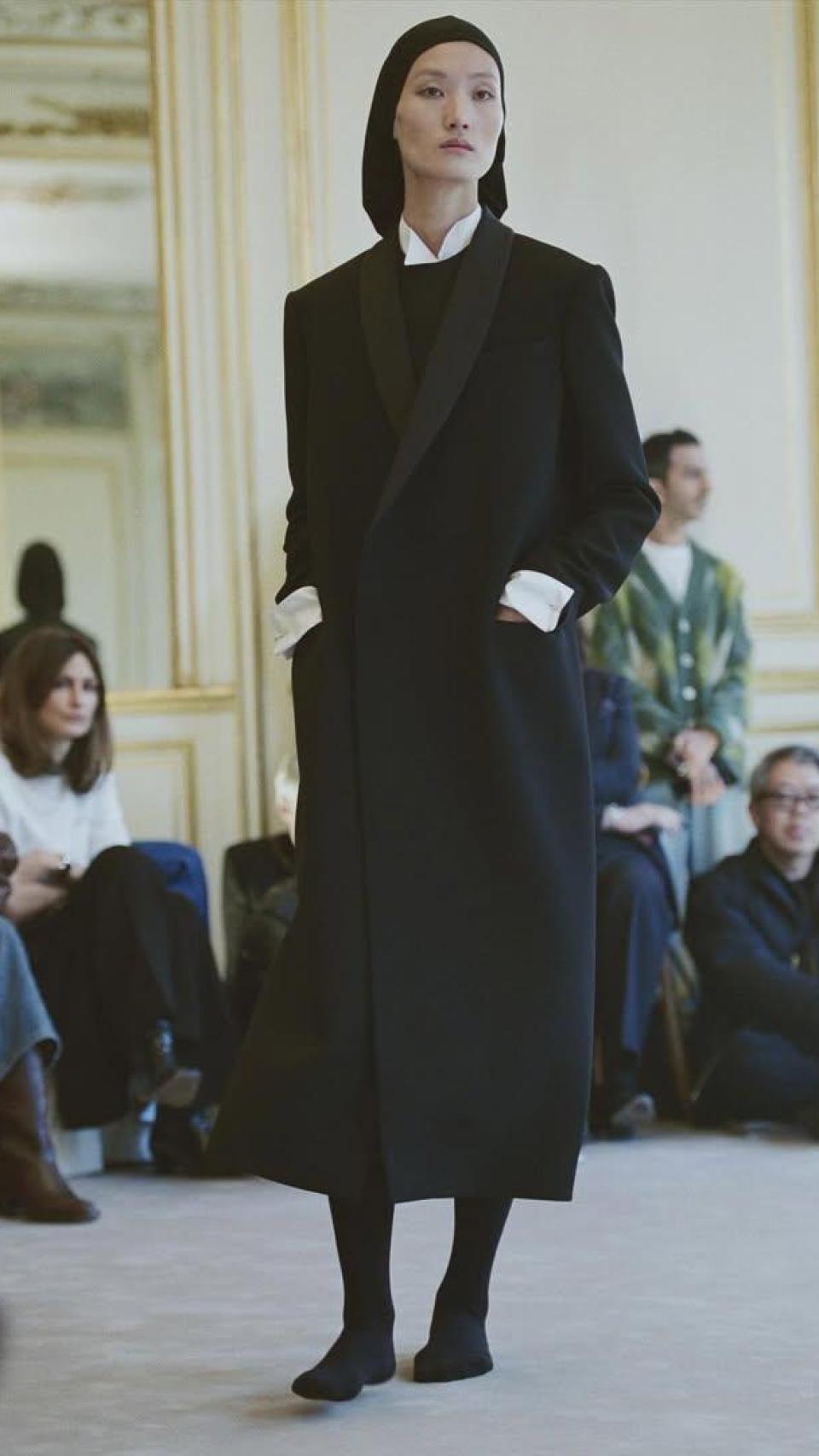 Una de las propuestas del pasado año de la codiciada firma minimalista y de lujo silencioso The Row, comandada por las hermanas Olsen.