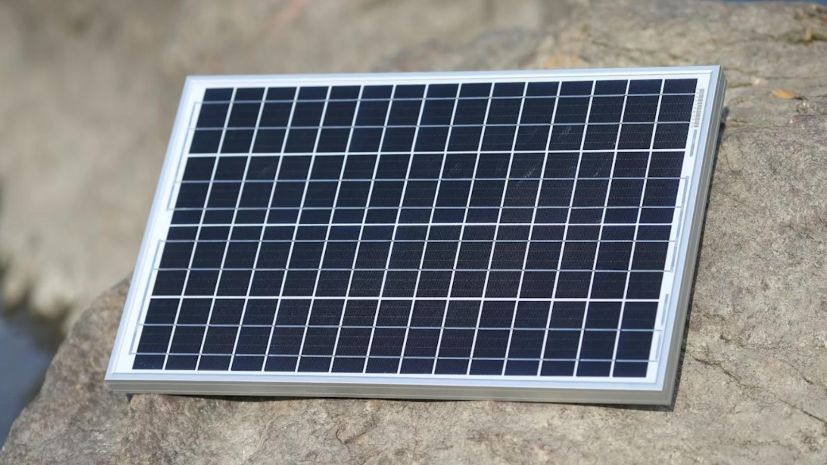 Un panel solar portátil.