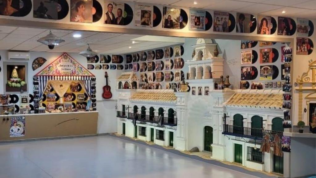 El interior de la nave de Moisés López, en Dos Hermanas.