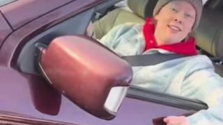 Captura del vídeo donde está Reene Nicole en se vehículo minutos antes de ser asesinada.