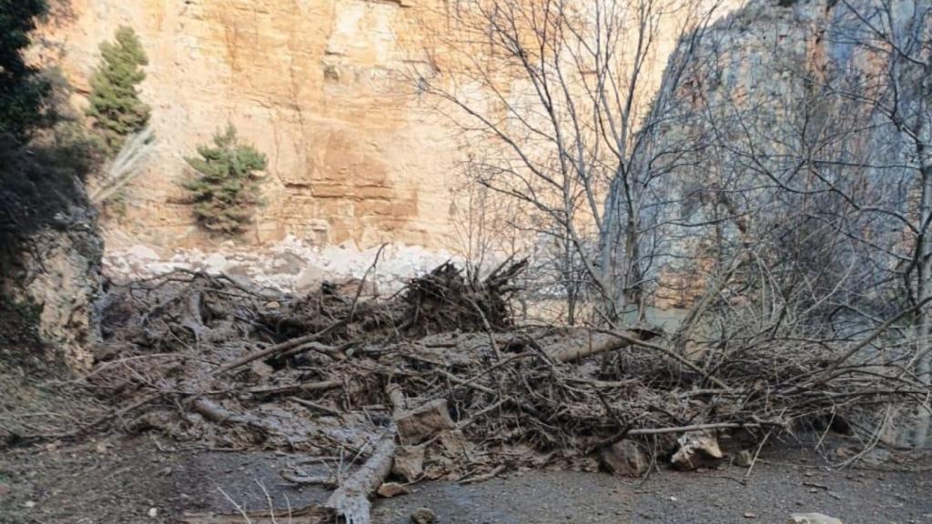 Desprendimiento en la carretera Z-453 de la red Autonómica, entre Jaraba y Calmarza