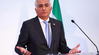 Reza Pahlaví, el príncipe heredero de Irán, durante una rueda de prensa.