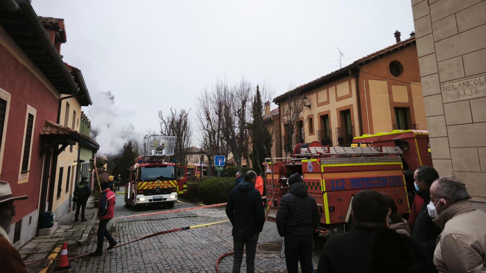 Actuación de los Bomberos de la Diputación de Segovia en el incendio de una vivienda en el Real Sitio de San Ildefonso