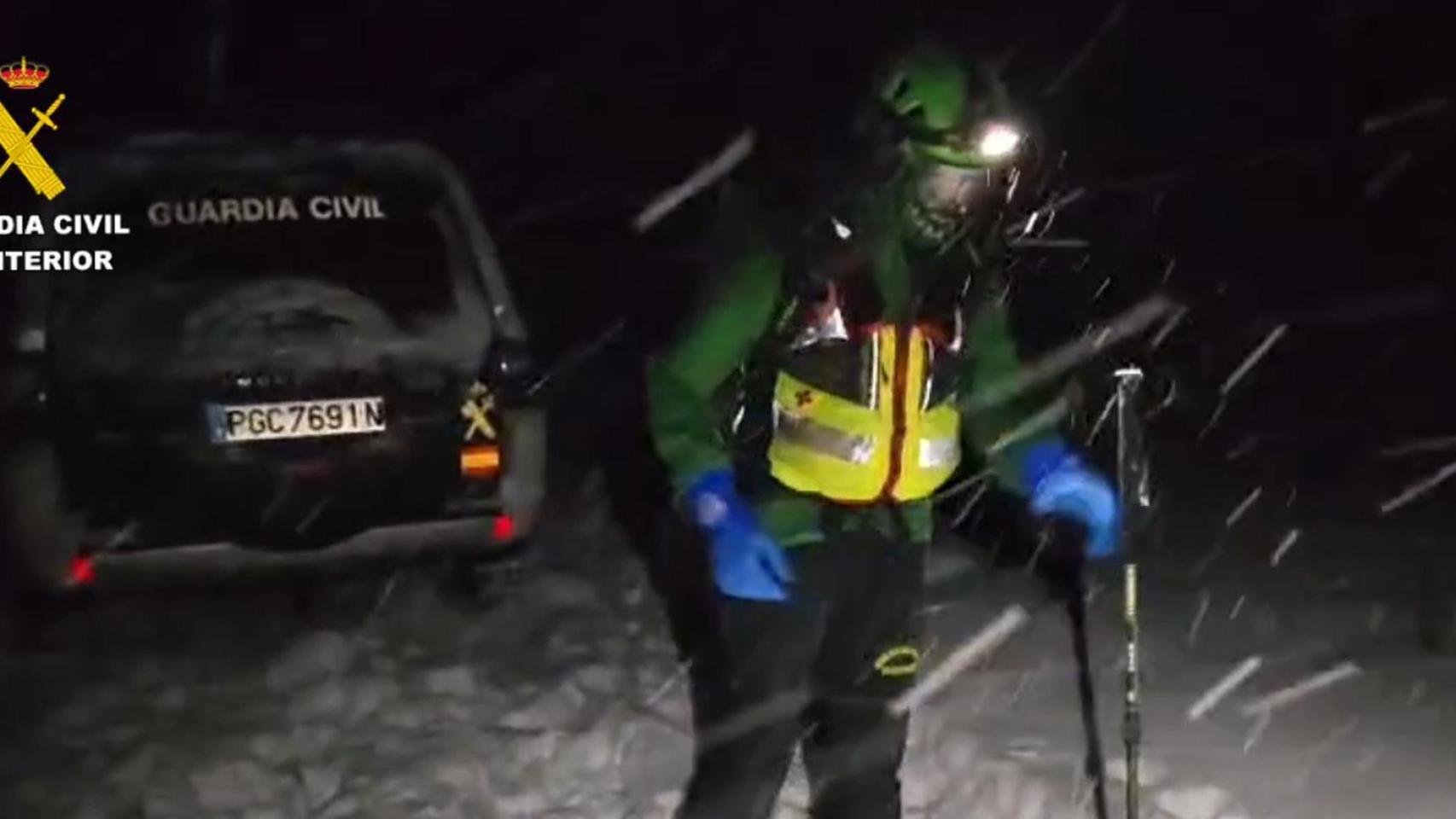 Rescate nocturno en plena borrasca Goretti a un senderista