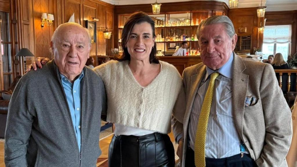 Amancio Ortega fotografiado en A Coruña junto a Paco Vázquez en el restaurante del Real Club Náutico