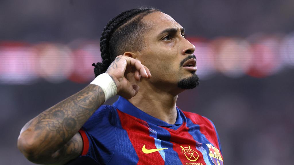 Raphinha celebra su gol contra el Real Madrid en la final de la Supercopa de España.