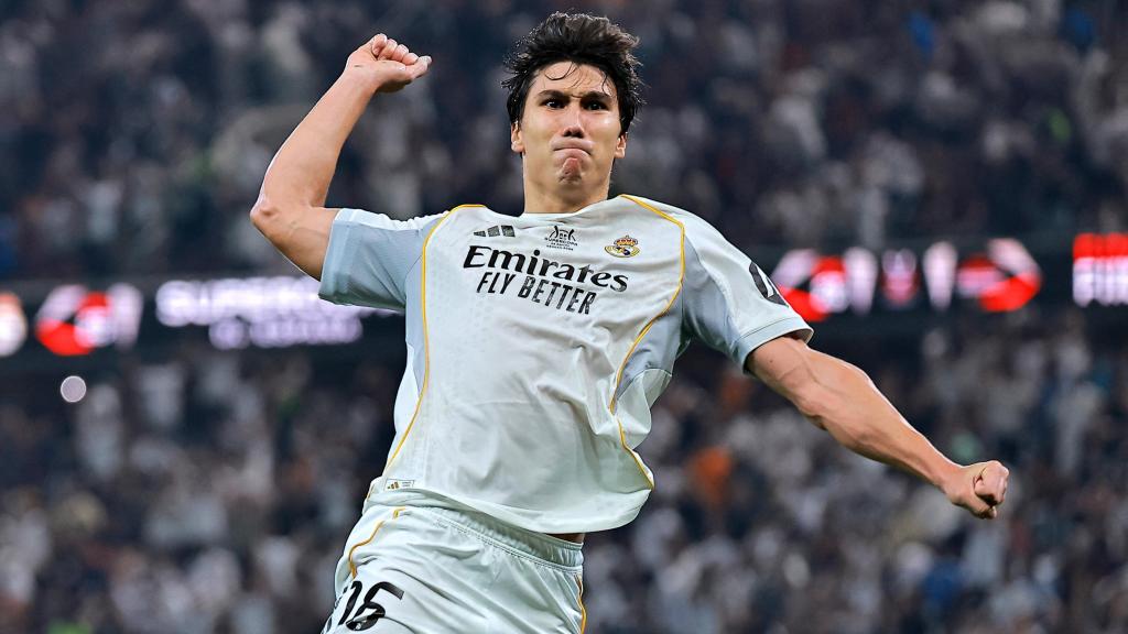 Gonzalo comemora seu gol contra o Barça.