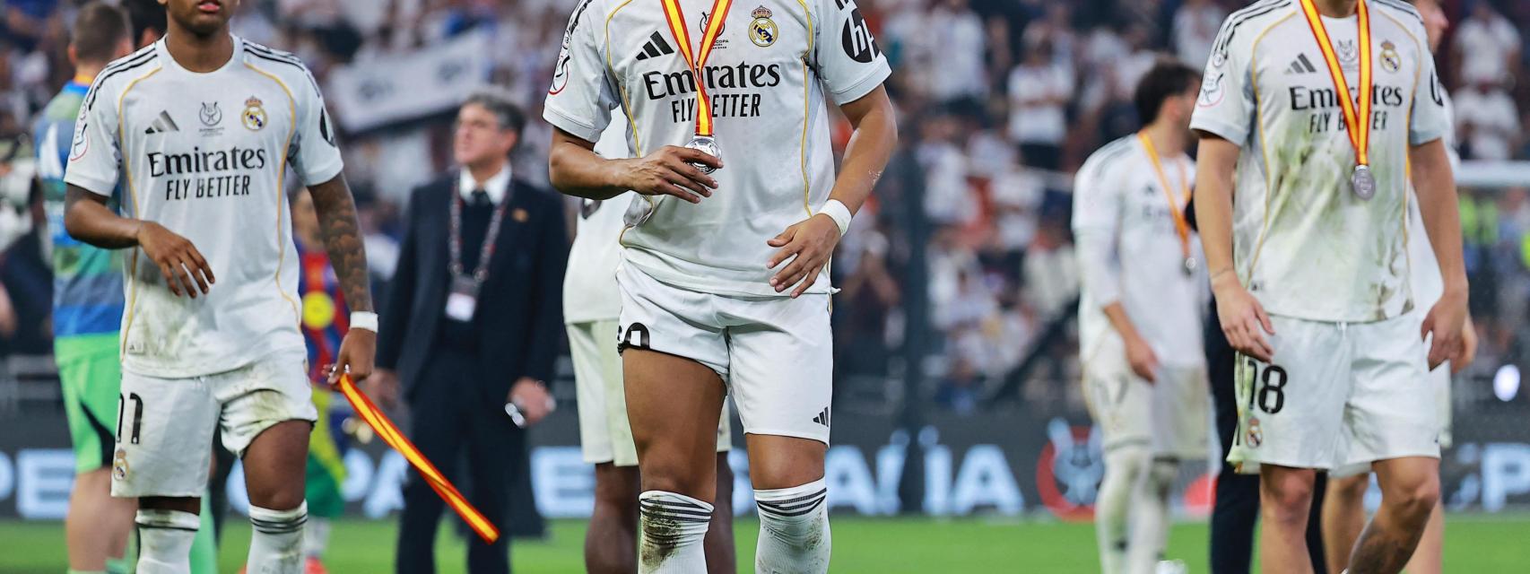 Mbappé, Rodrygo y Carreras, tras haber recogido la medalla de subcampeones de la Supercopa.