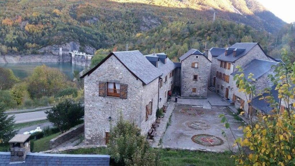 Vistas de Búbal, uno de los pueblos abandonados más increíbles de Aragón