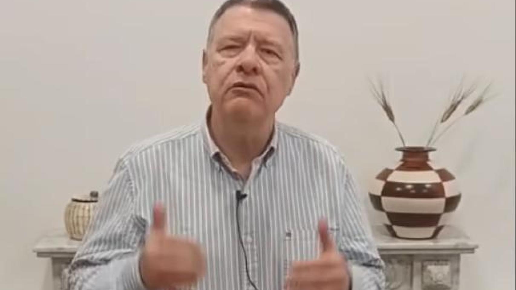 Fotograma de la grabación en la que Jordi Sevilla presenta su manifiesto.