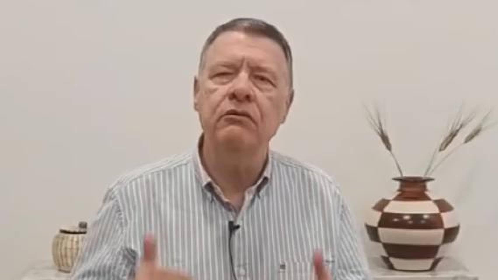 Fotograma de la grabación en la que Jordi Sevilla presenta su manifiesto.