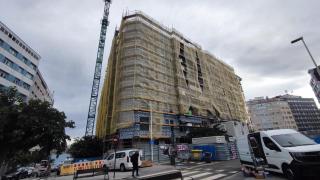 Un edificio en construcción en la zona de Náutica, en A Coruña.