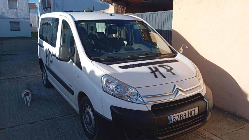 El coche vandalizado de Manuel