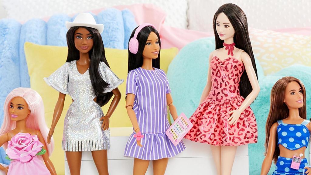 Diferentes tipos de muñeca Barbie de Mattel.