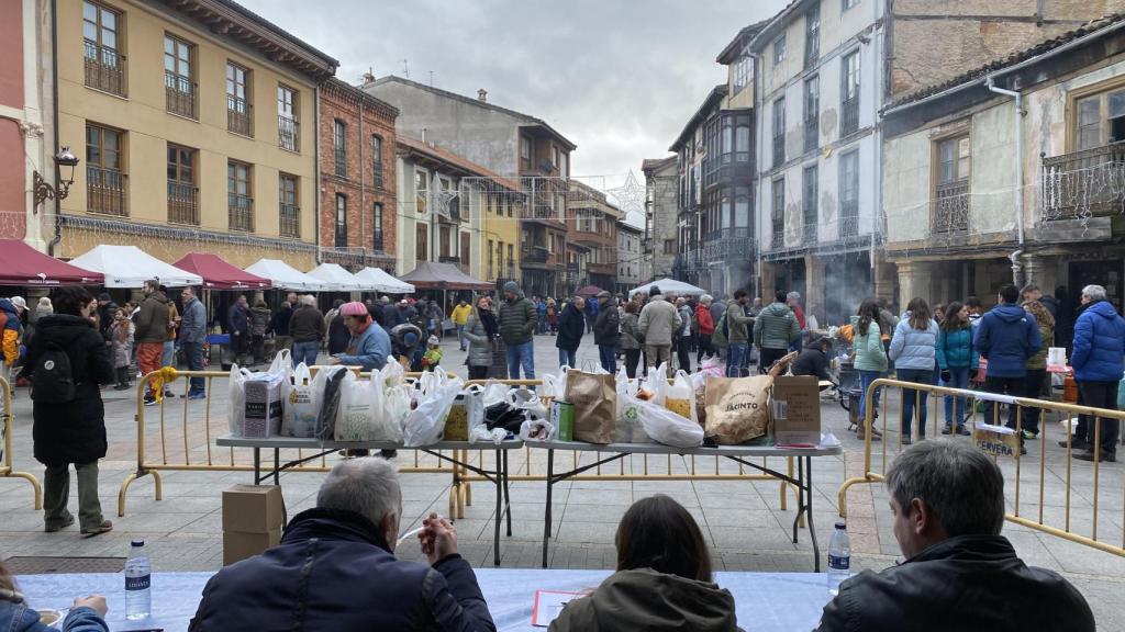 Plaza Mayor de la localidad de Cervera de Pisuerga