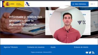 Montaje de Aitor Fernández con la web de la Agencia Tributaria.