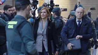 Salomé Pradas, a la entrada de los juzgados de Catarroja este lunes. Rober Solsona / EP