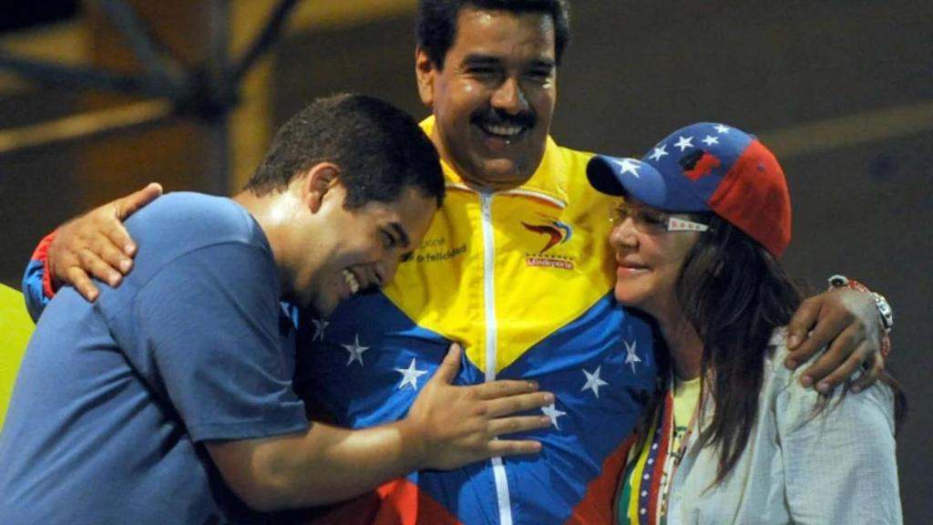 'Nicolasito' Maduro, junto a su padre y Cilia Flores en una imagen de 2013.