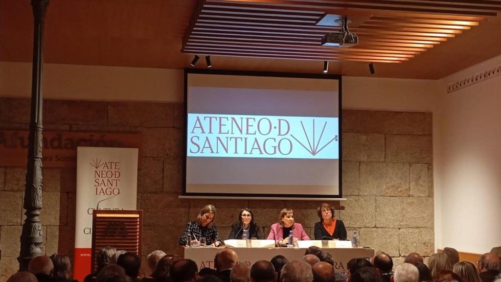 Debate en el Ateneo de Santiago de las cuatro candidatas a rectora de la USC