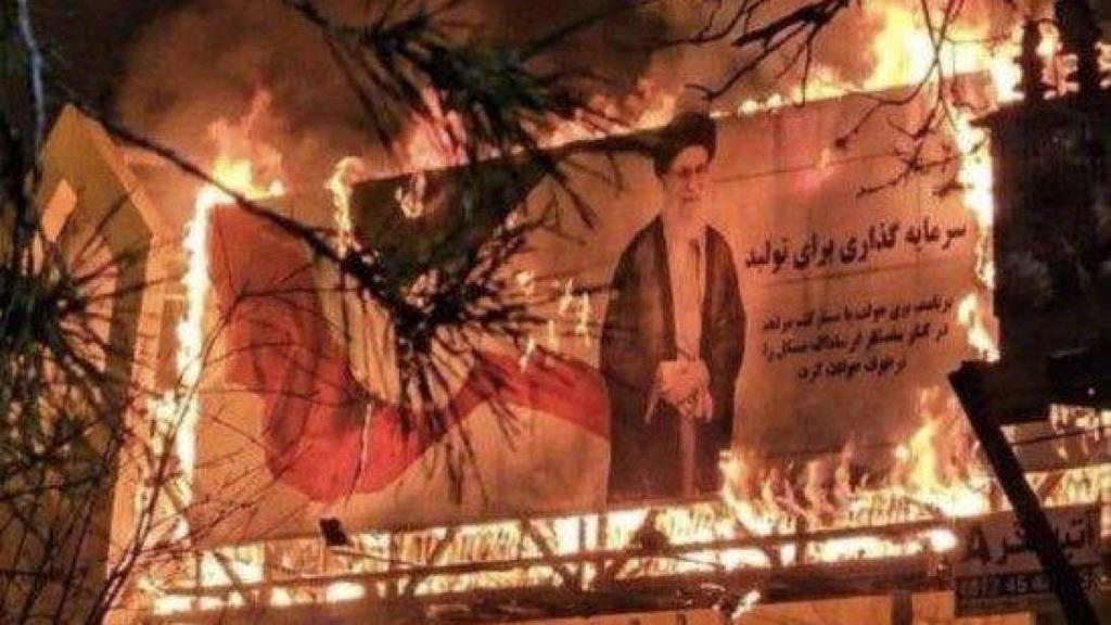 Protestos actuais no Irão contra o regime de Ali Khamenei.