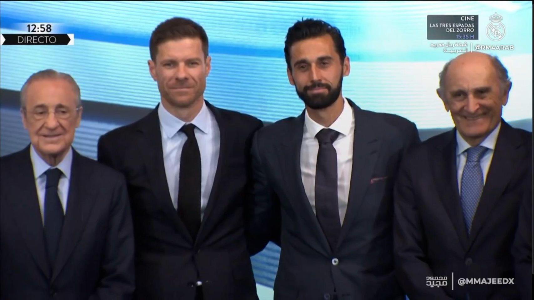 Xabi Alonso junto a Álvaro Arbeloa.